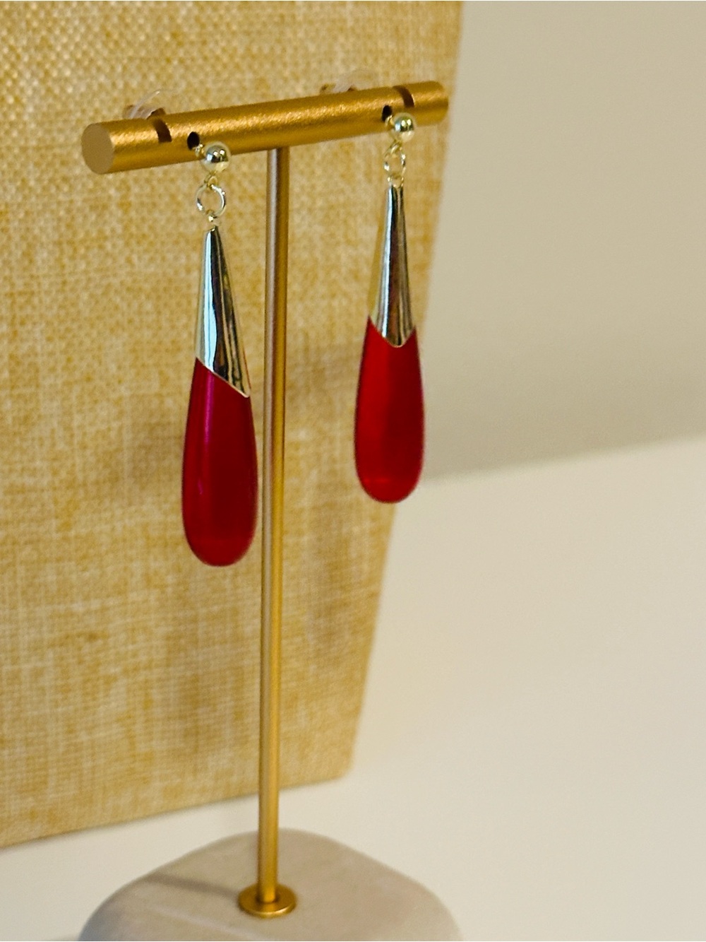 Fashion Jewelry Red Teardrop Earrings with Gold Caps